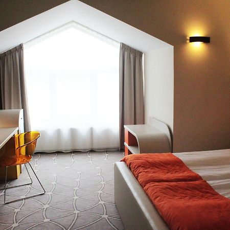 Hotel Eclipse Domasław Exteriör bild