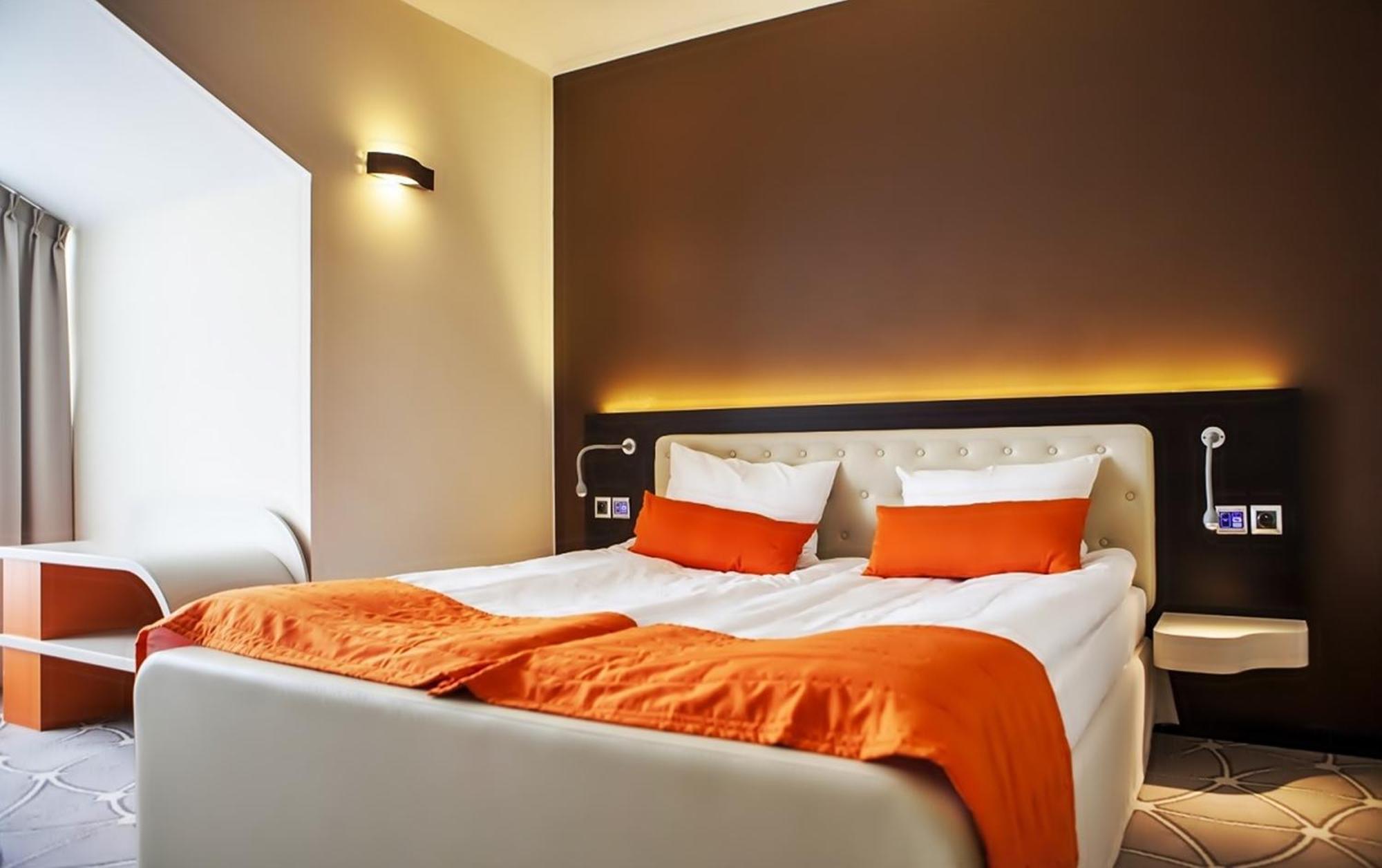 Hotel Eclipse Domasław Exteriör bild