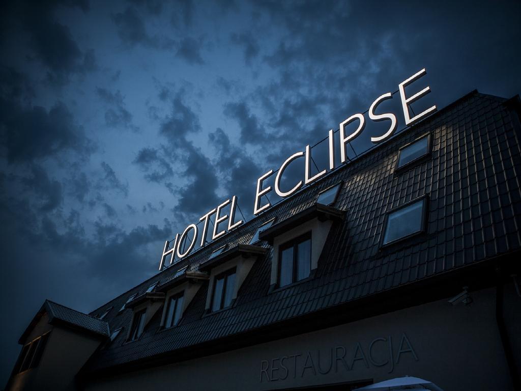 Hotel Eclipse Domasław Exteriör bild