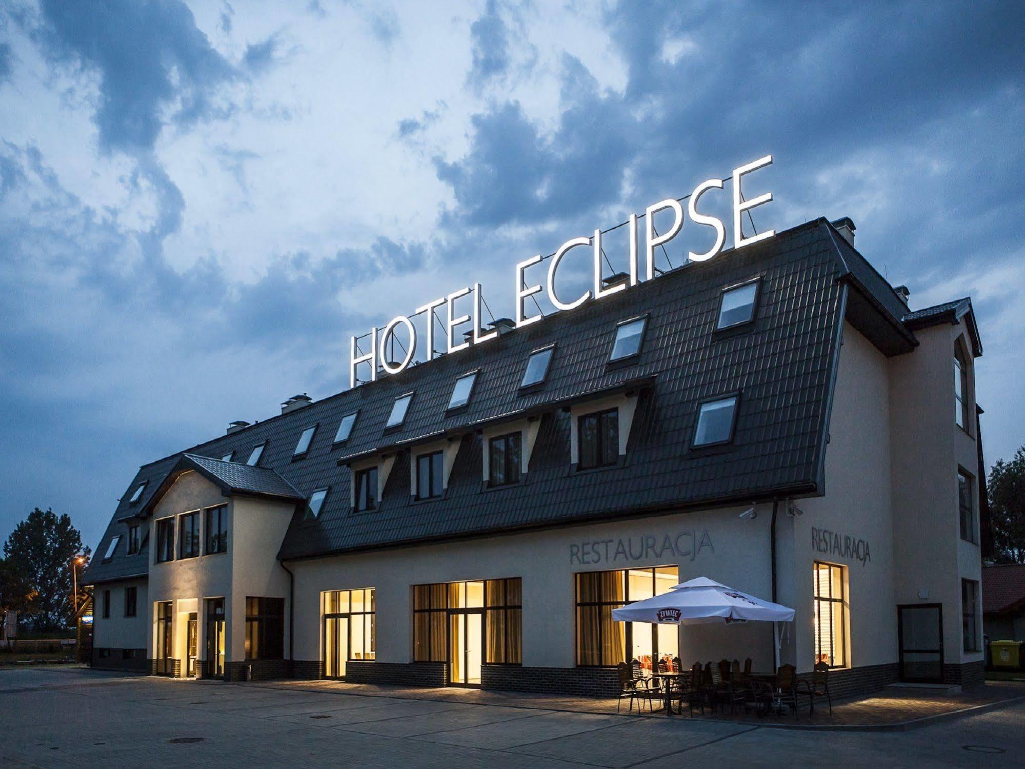 Hotel Eclipse Domasław Exteriör bild